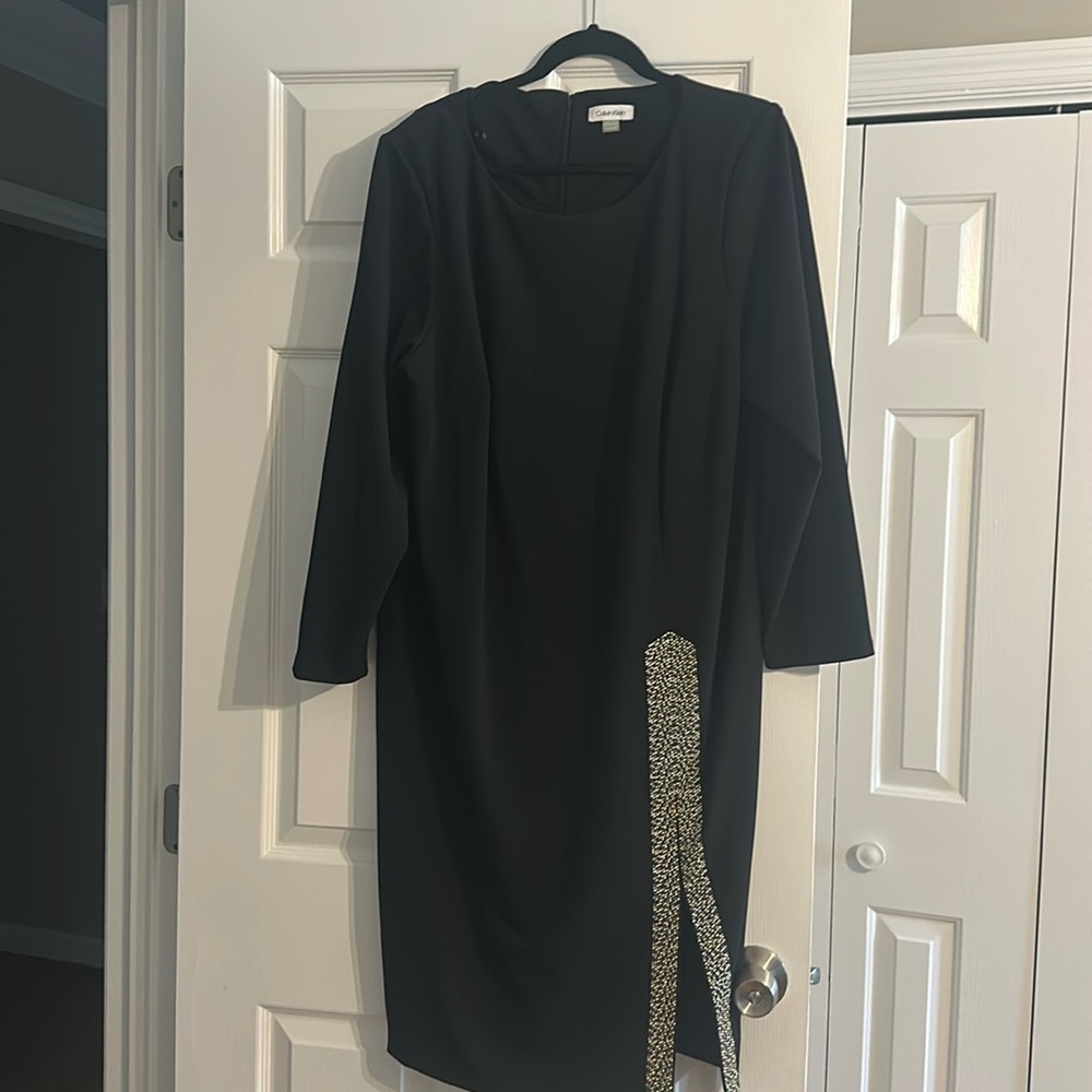 Never worn Calvin Klein size 18 wide black dress